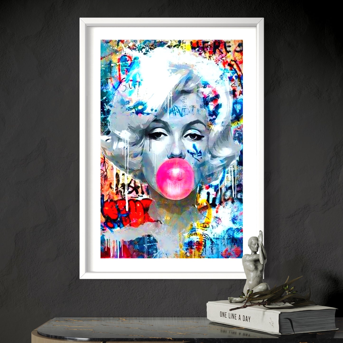 Marilyn Monroe Pink Bubble Gum